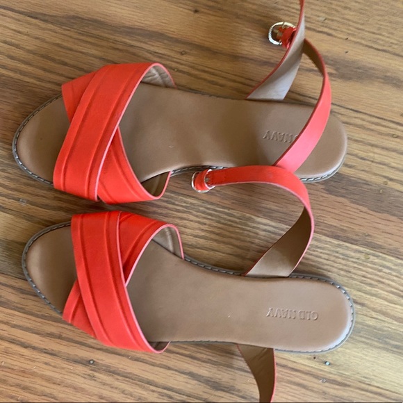 Ankle wrap sandal in cherry red - Picture 2 of 4
